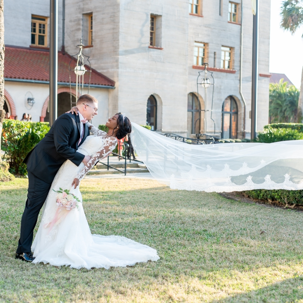 Long Sleeve XS White Wedding Dress